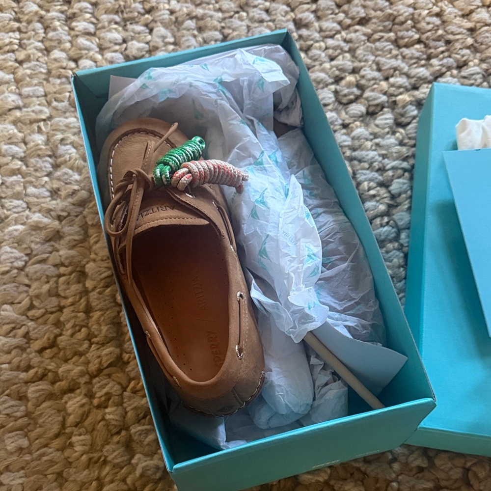 NWT aritzia sperry collab slim boat shoes size 5